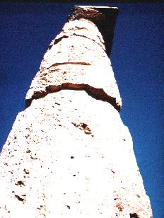 Il fuso della vecchia, unica colonna rimasta in piedi del Tempio G